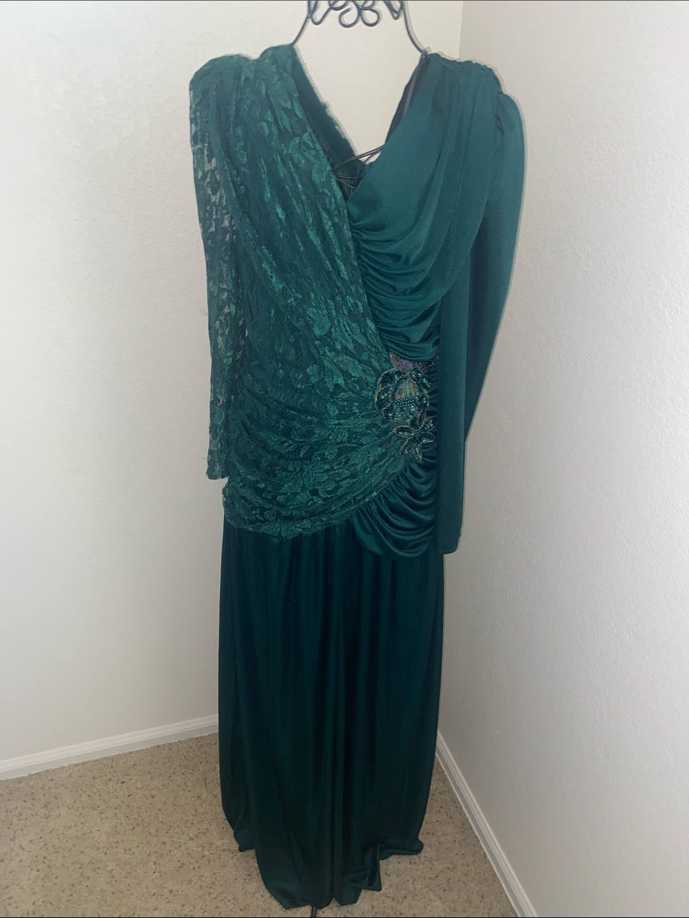 VTG 1980s Elegant Emerald Green Evening Dress with Draped Lace Detail